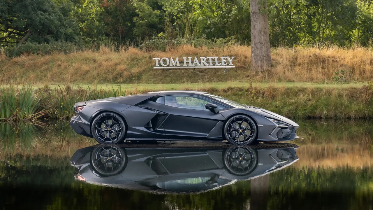 2024 Lamborghini Revuelto, 2/19