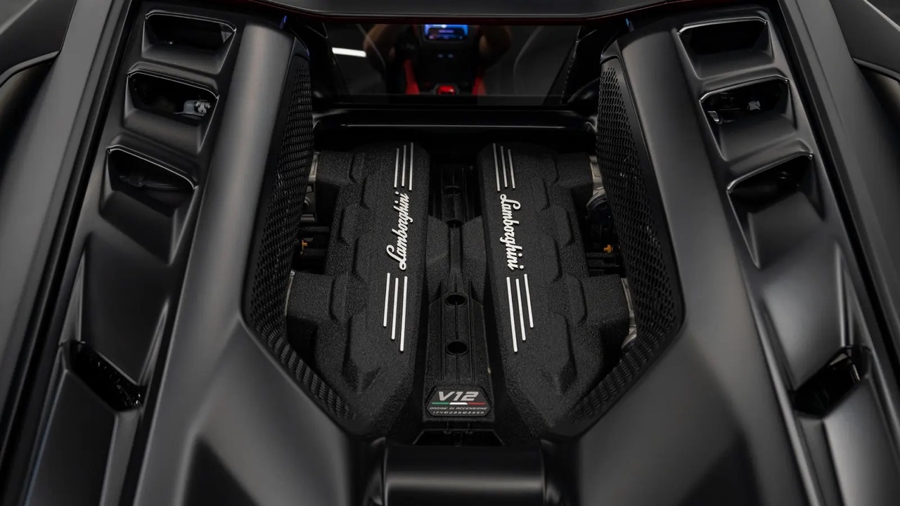 2024 Lamborghini Revuelto, 12/19