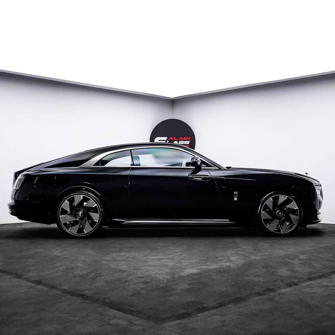 2025 Rolls-Royce Spectre, 3/11