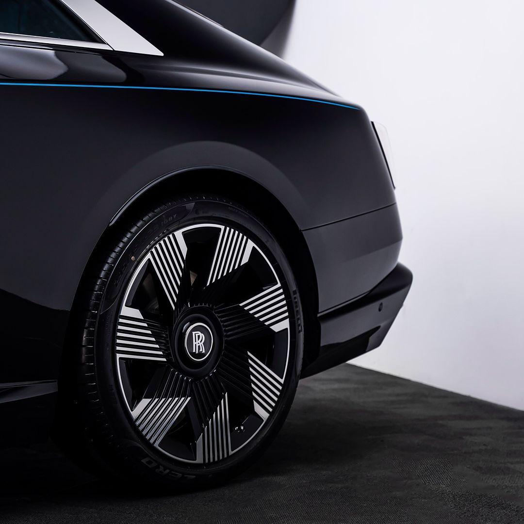 2025 Rolls-Royce Spectre, 5/11