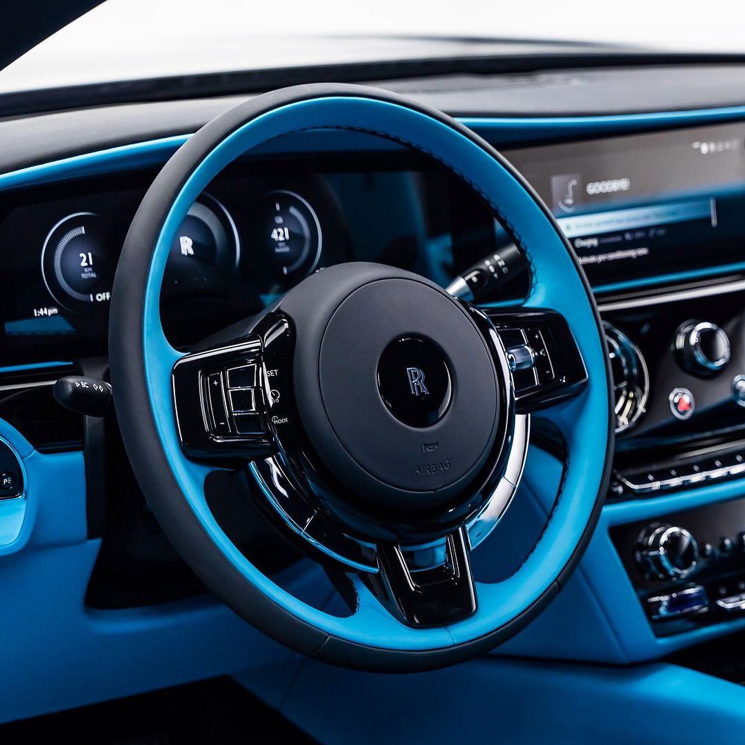 2025 Rolls-Royce Spectre, 7/11