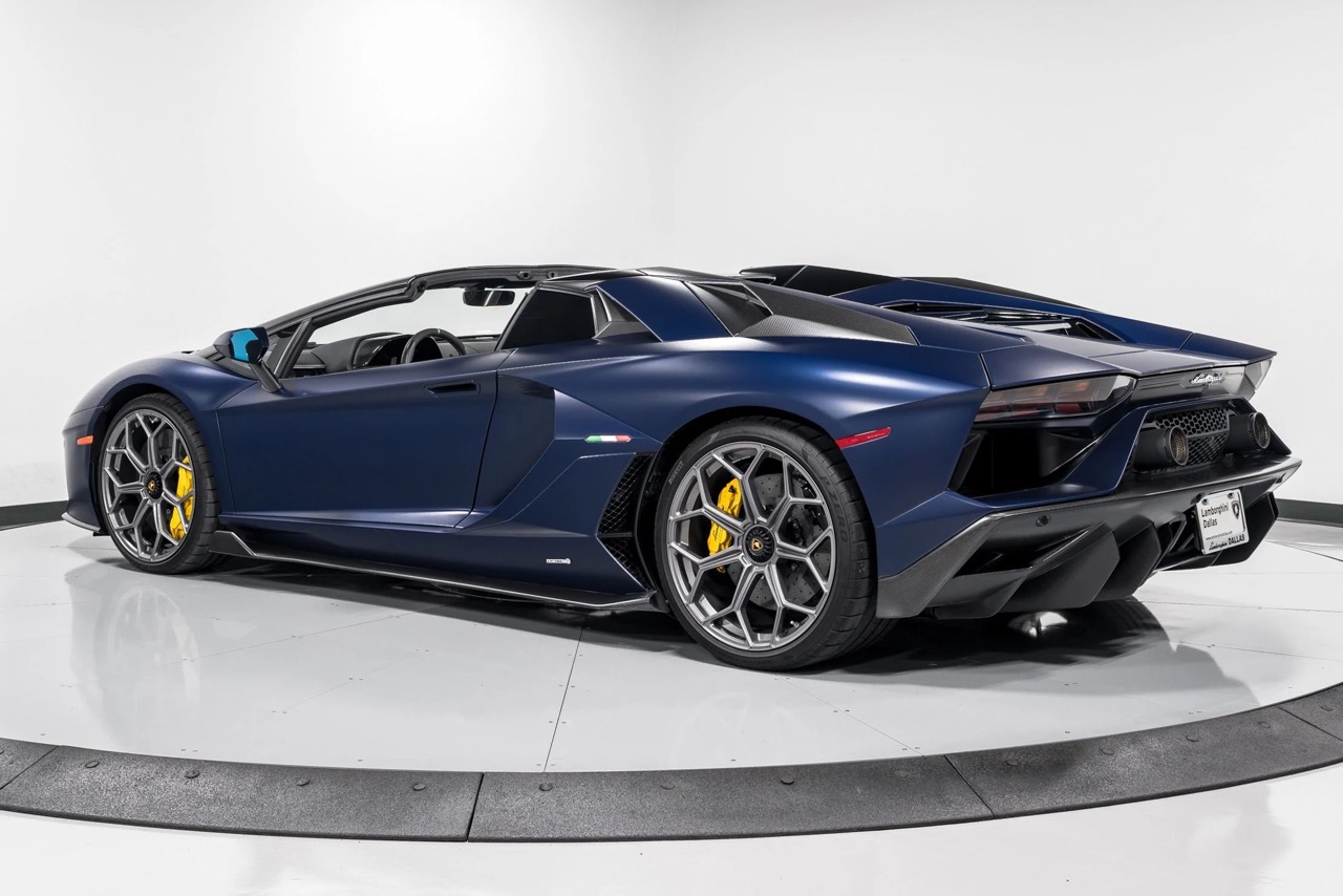 2022 Lamborghini Aventador Ultimae Roadster, 25/39