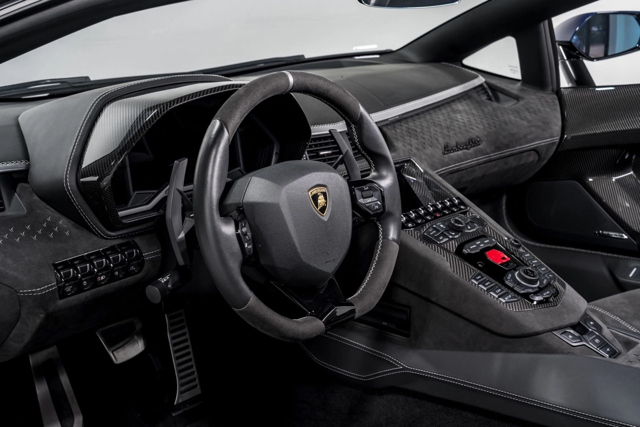 2022 Lamborghini Aventador Ultimae Roadster, 31/39