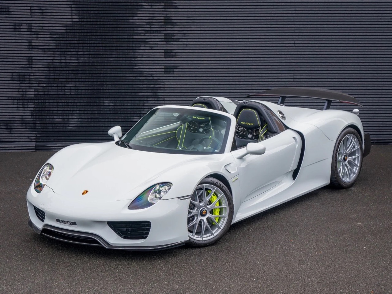 2014 Porsche 918 Spyder, 2/20