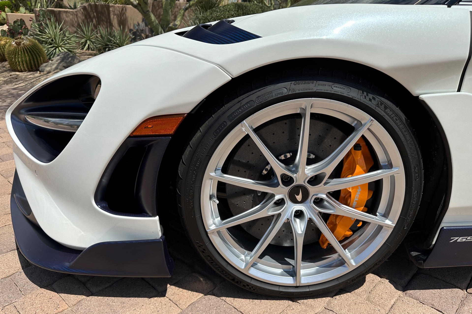 2011 McLaren 765LT Spider, 3/19