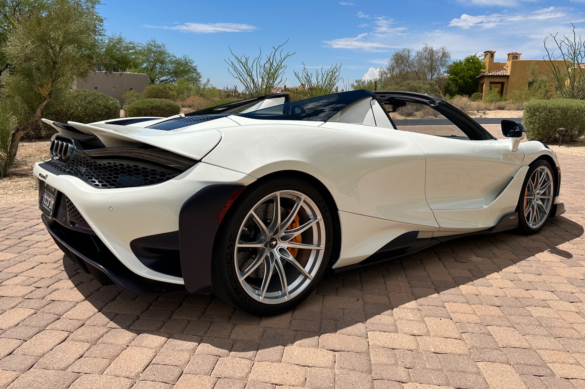 2011 McLaren 765LT Spider, 5/19