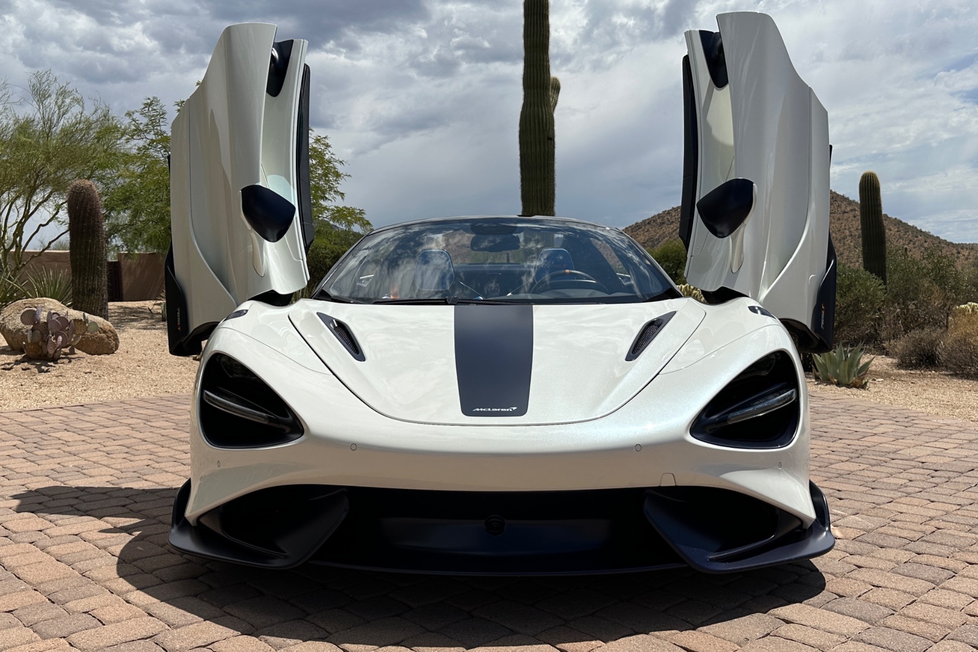 2011 McLaren 765LT Spider, 8/19