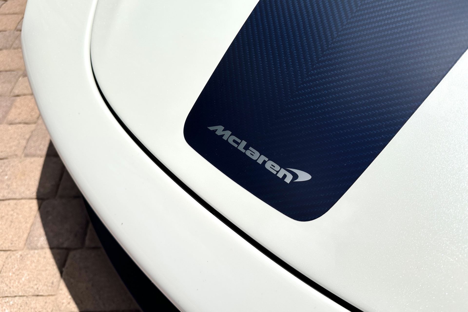 2011 McLaren 765LT Spider, 17/19