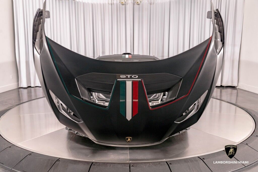 2023 Lamborghini Huracan STO 60th Anniversary, 3/20
