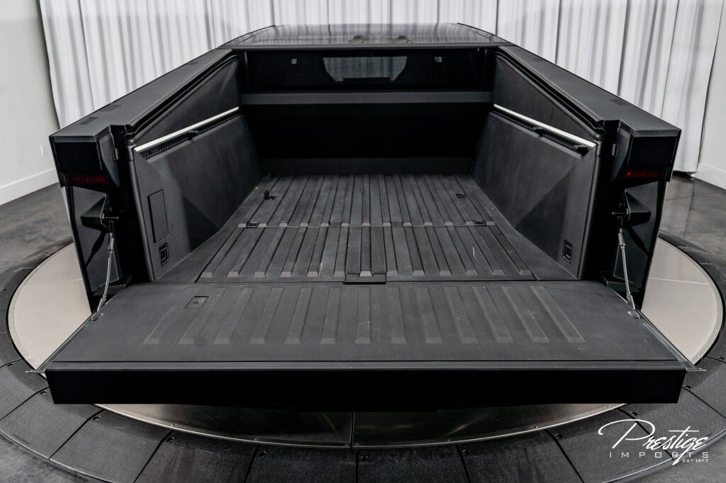 2024 Tesla Cybertruck, 10/20