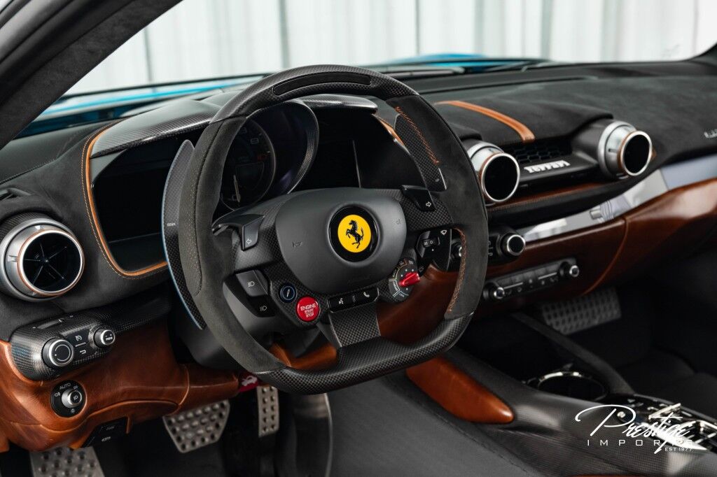2023 Ferrari 812 Competizione, 18/30
