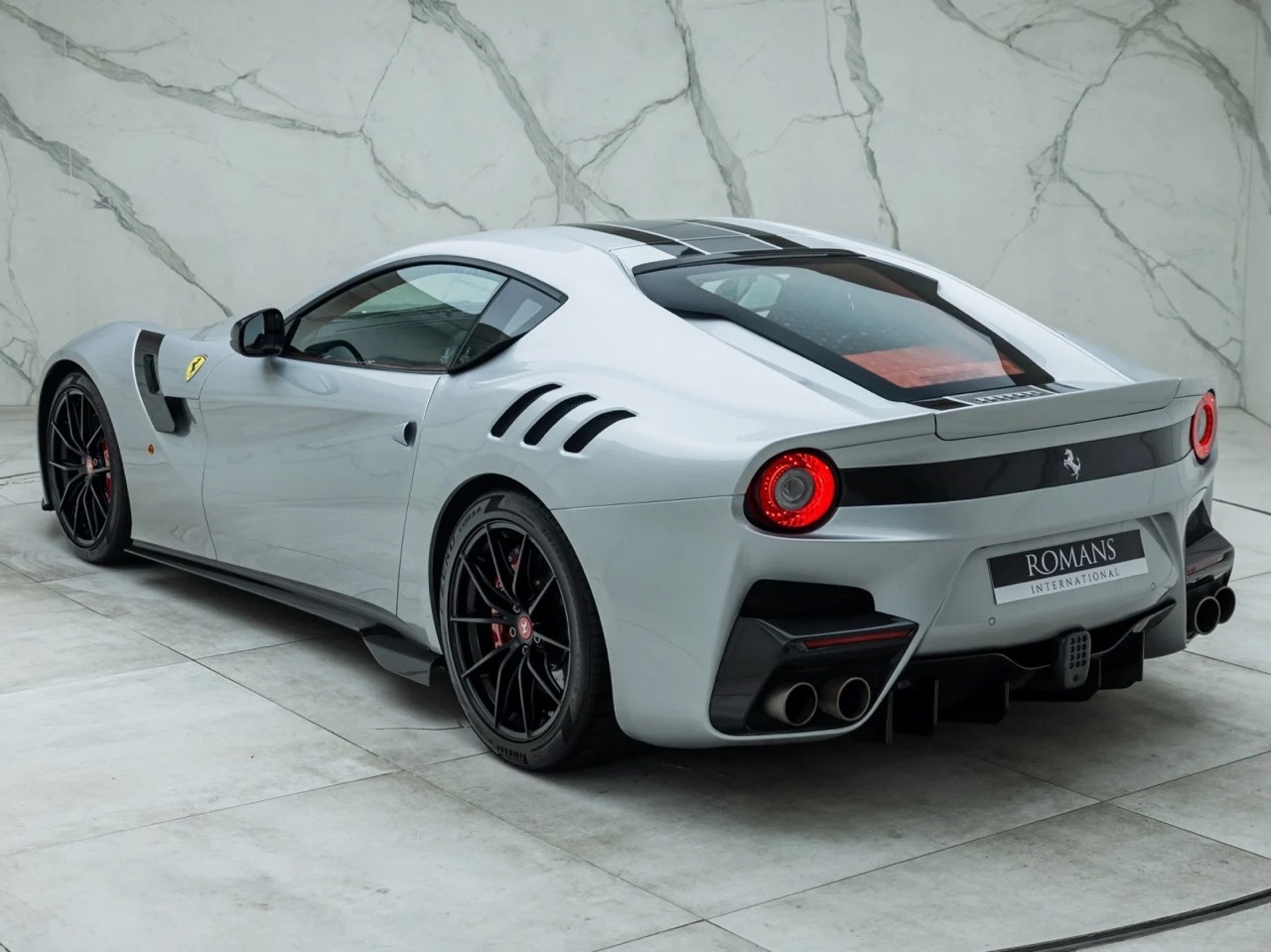 2017 Ferrari F12 TDF, 17/18