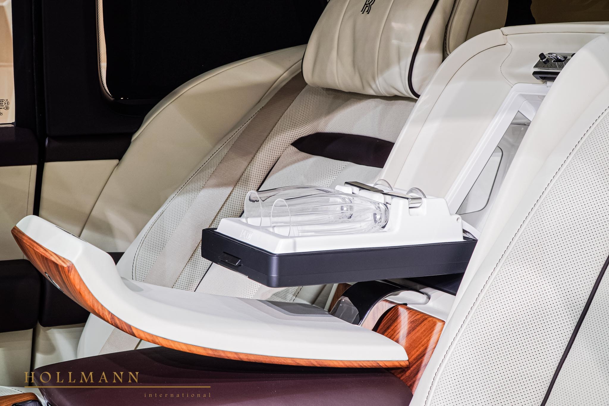 2019 Rolls-Royce Cullinan - Hollmann, 18/20