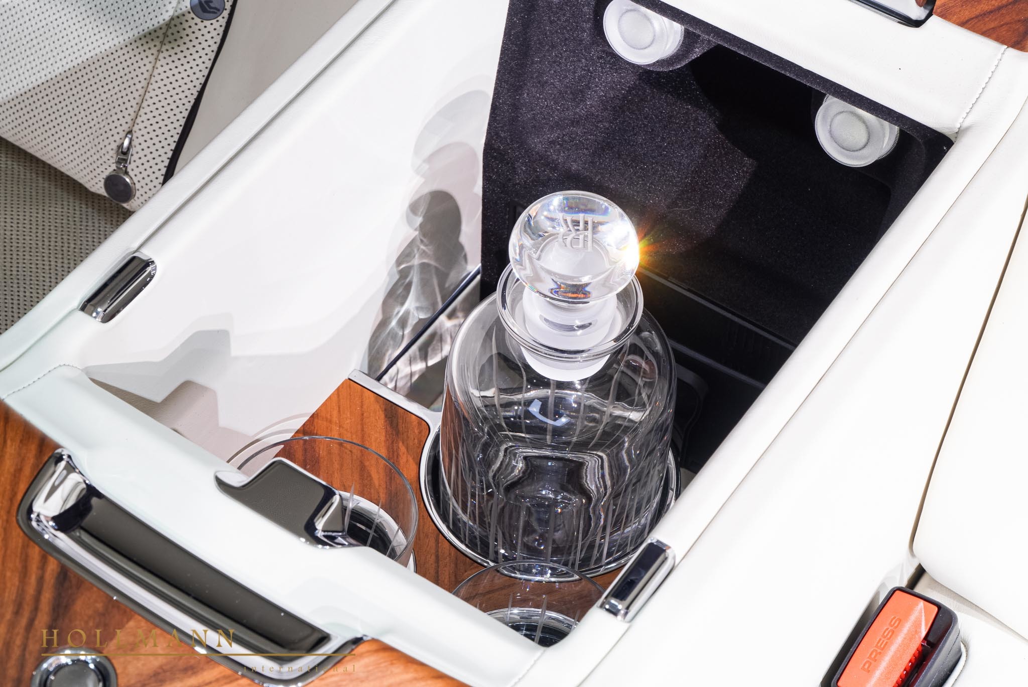 2019 Rolls-Royce Cullinan - Hollmann, 19/20