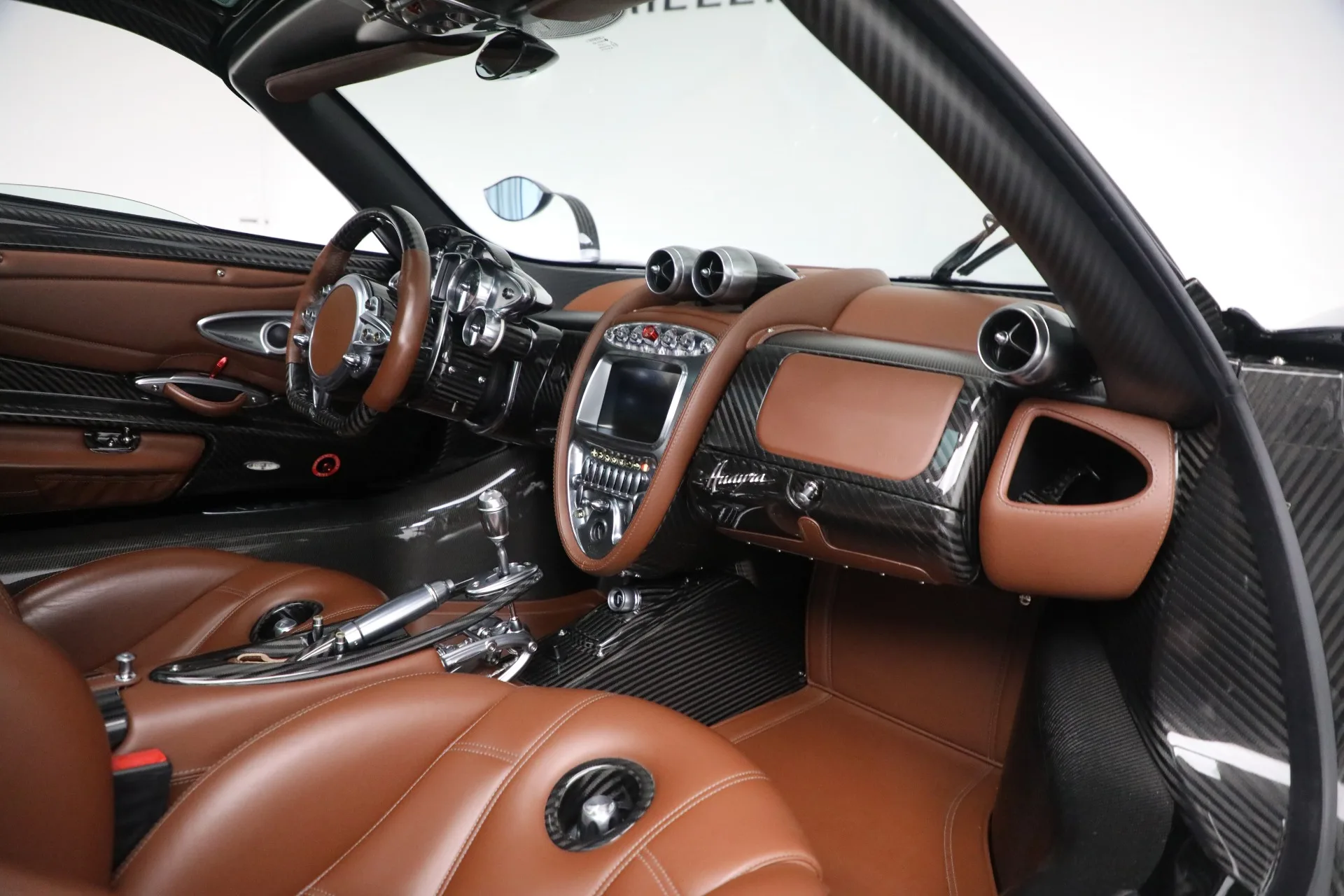 2014 Pagani Huayra Tempesta interior, Brown leather