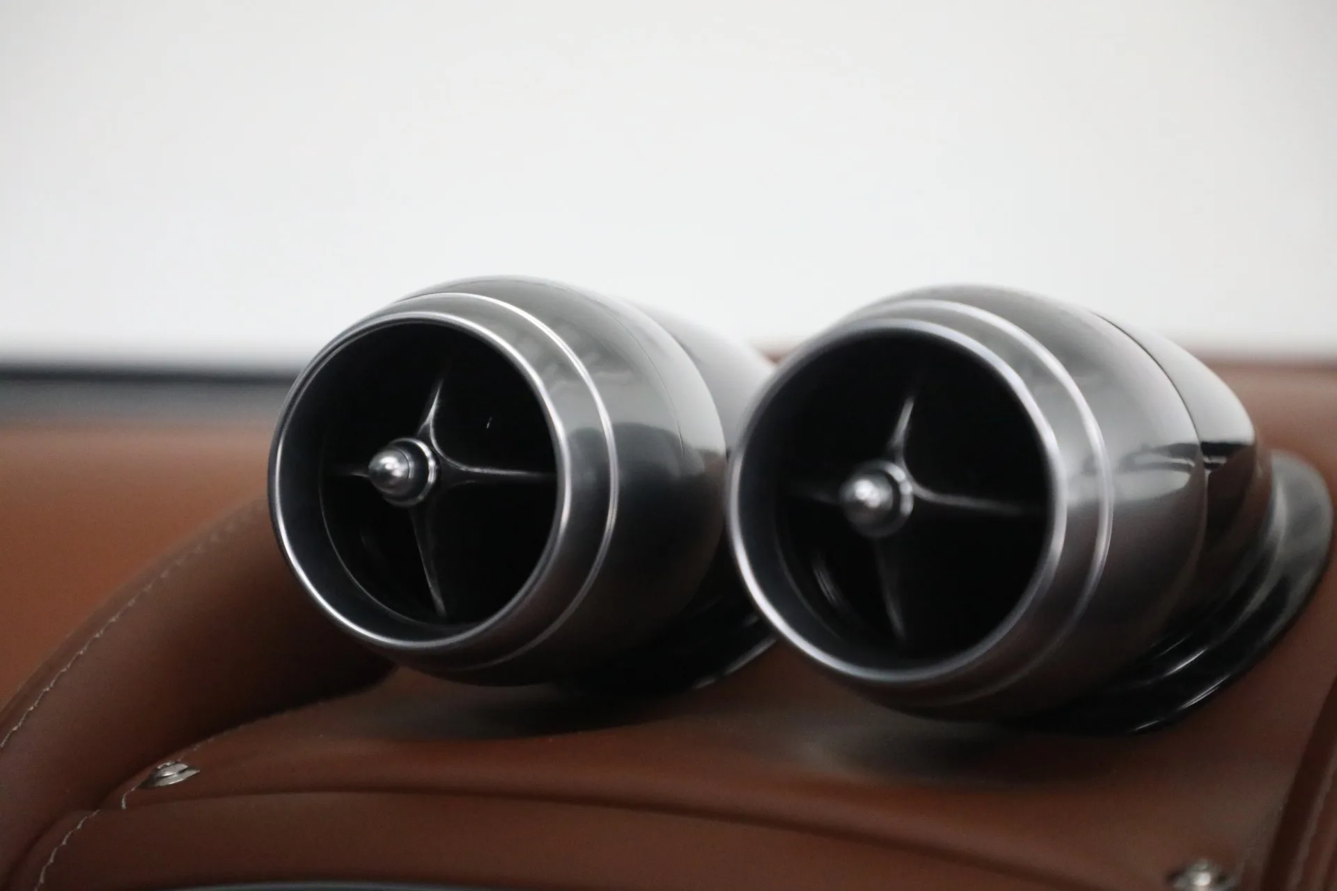 2014 Pagani Huayra Tempesta interior, Brown leather
