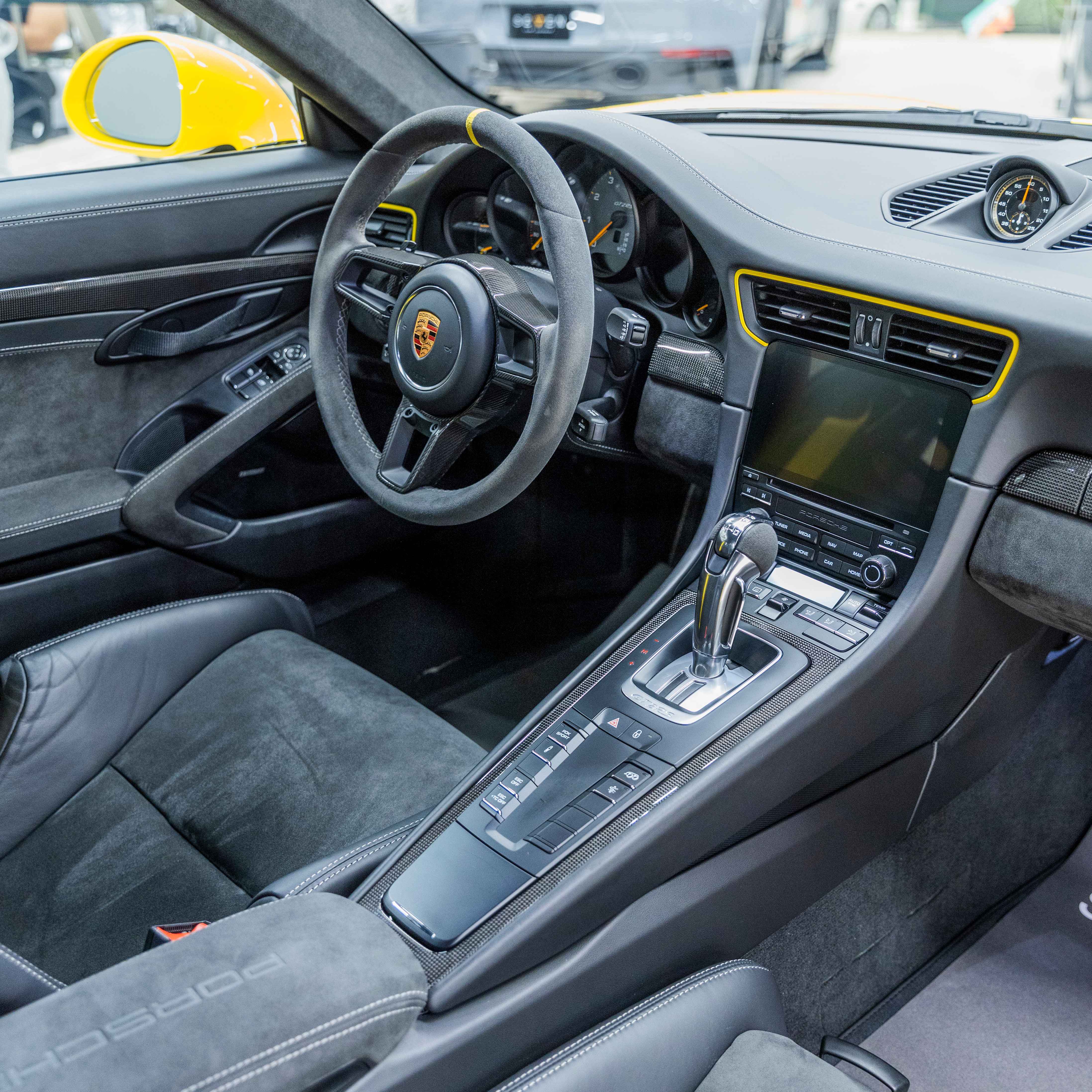 2018 Porsche 911 GT2 RS, 19/29