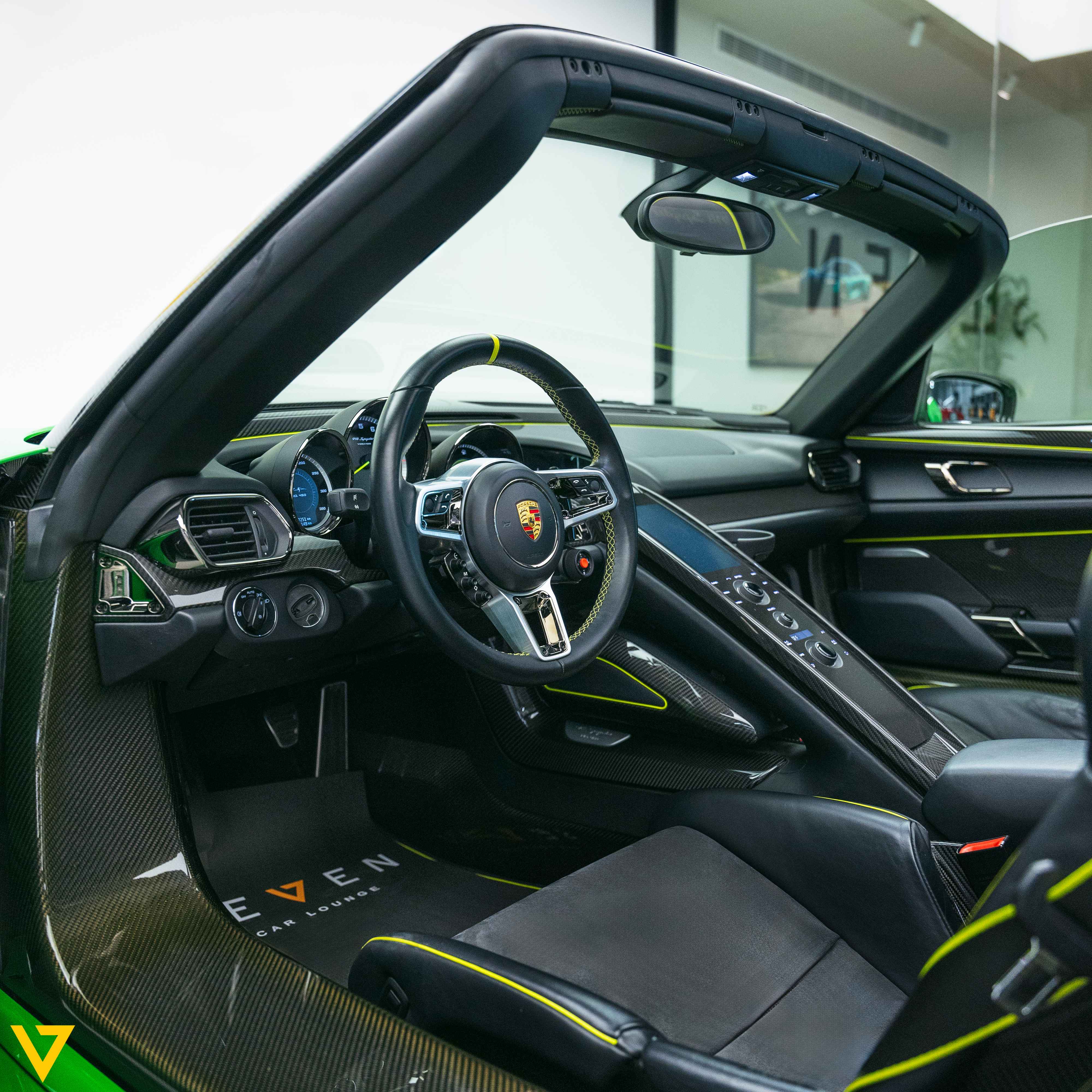 2015 Porsche 918 Spyder Weissach, 2/12