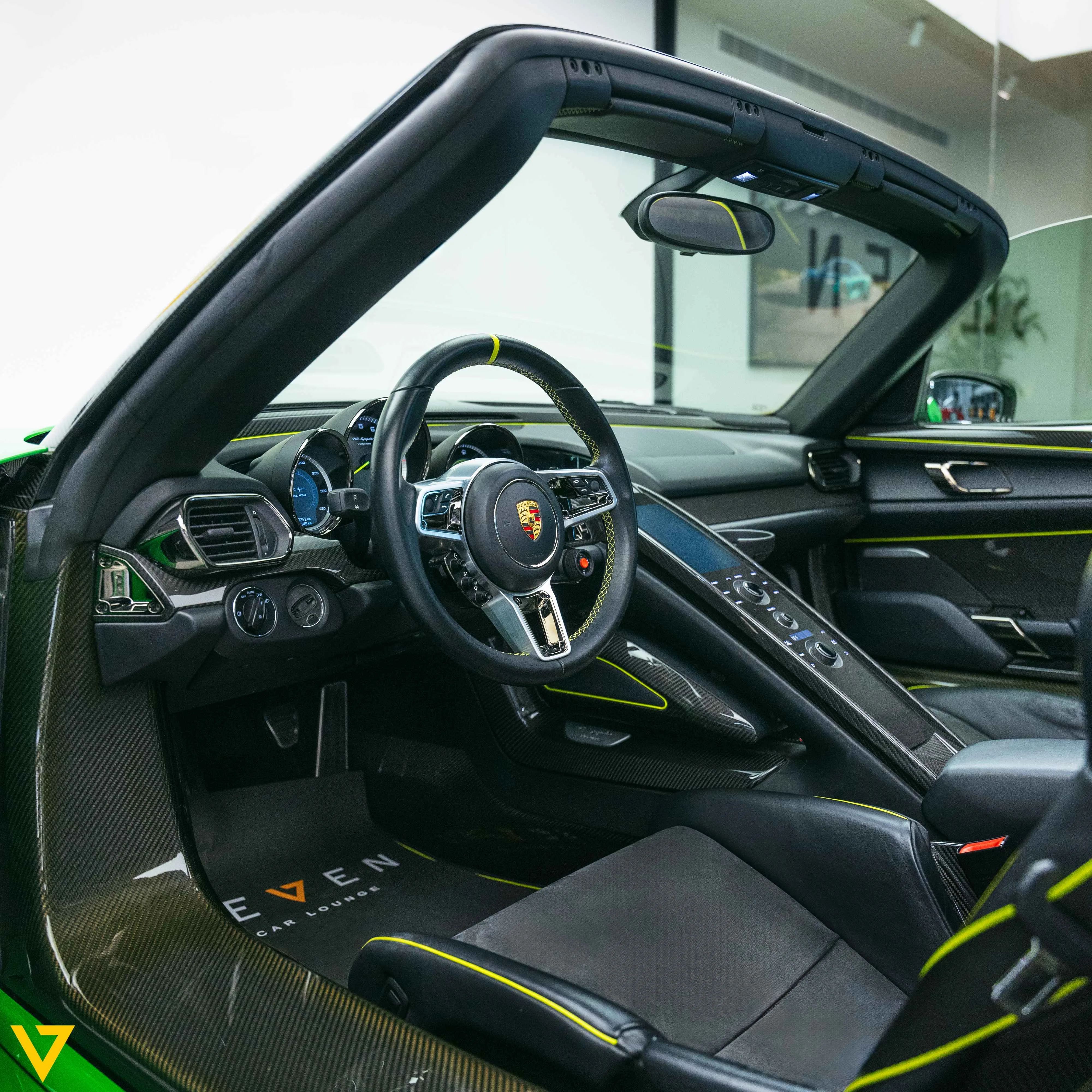2015 Porsche 918 Spyder Weissach interior, dashboard
