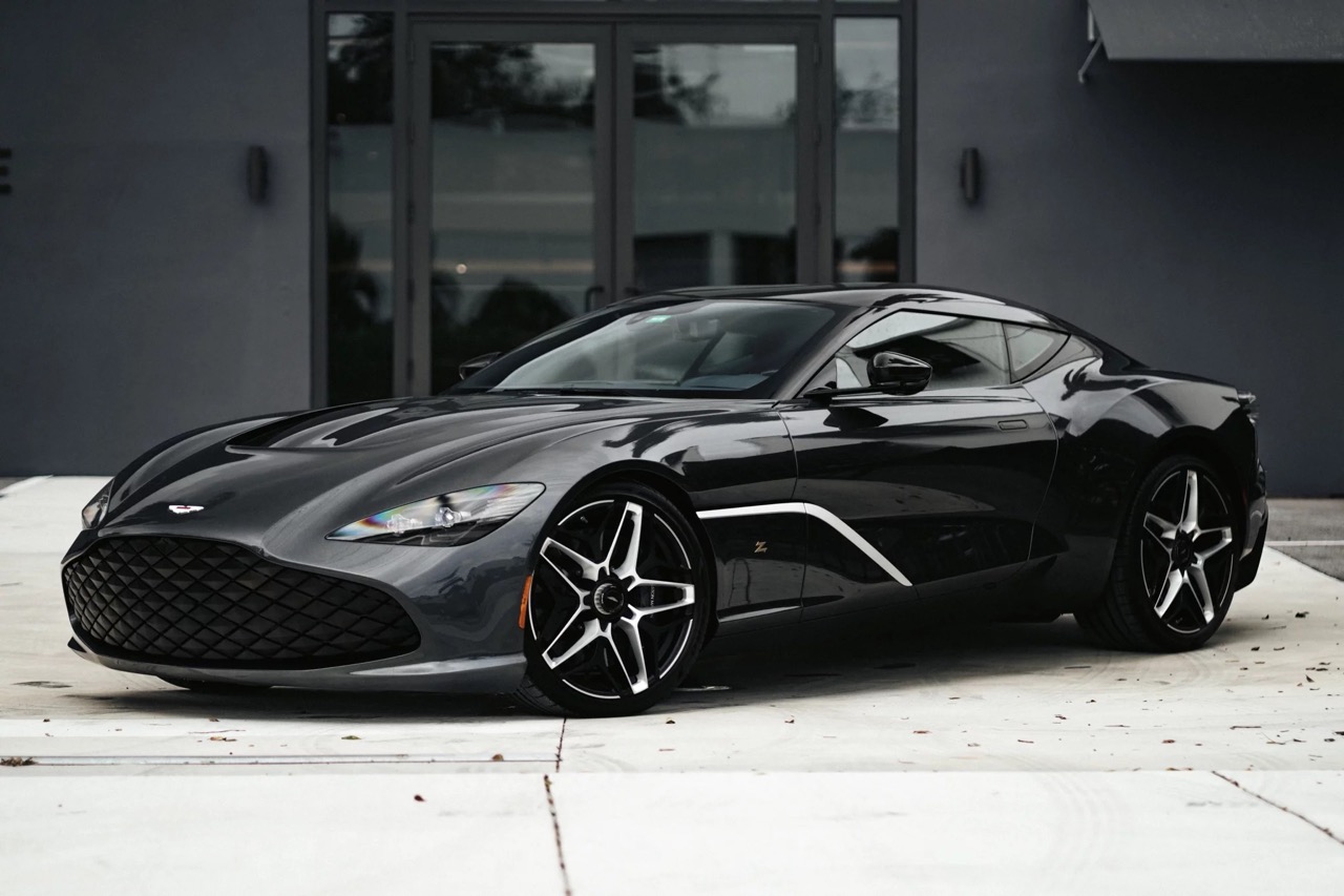 2020 Aston Martin DBS Zagato