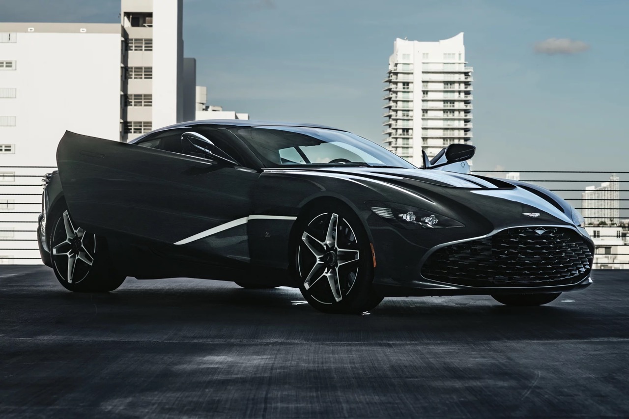 2020 Aston Martin DBS Zagato, 2/6