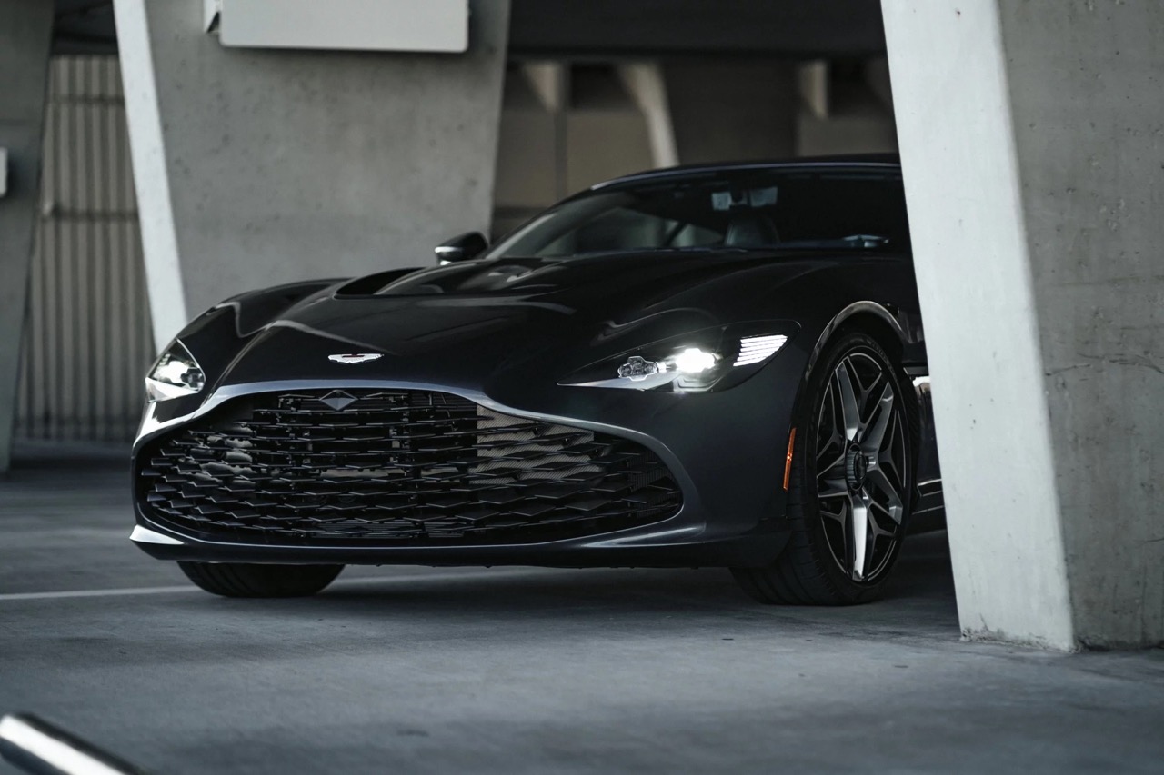 2020 Aston Martin DBS Zagato, 5/6