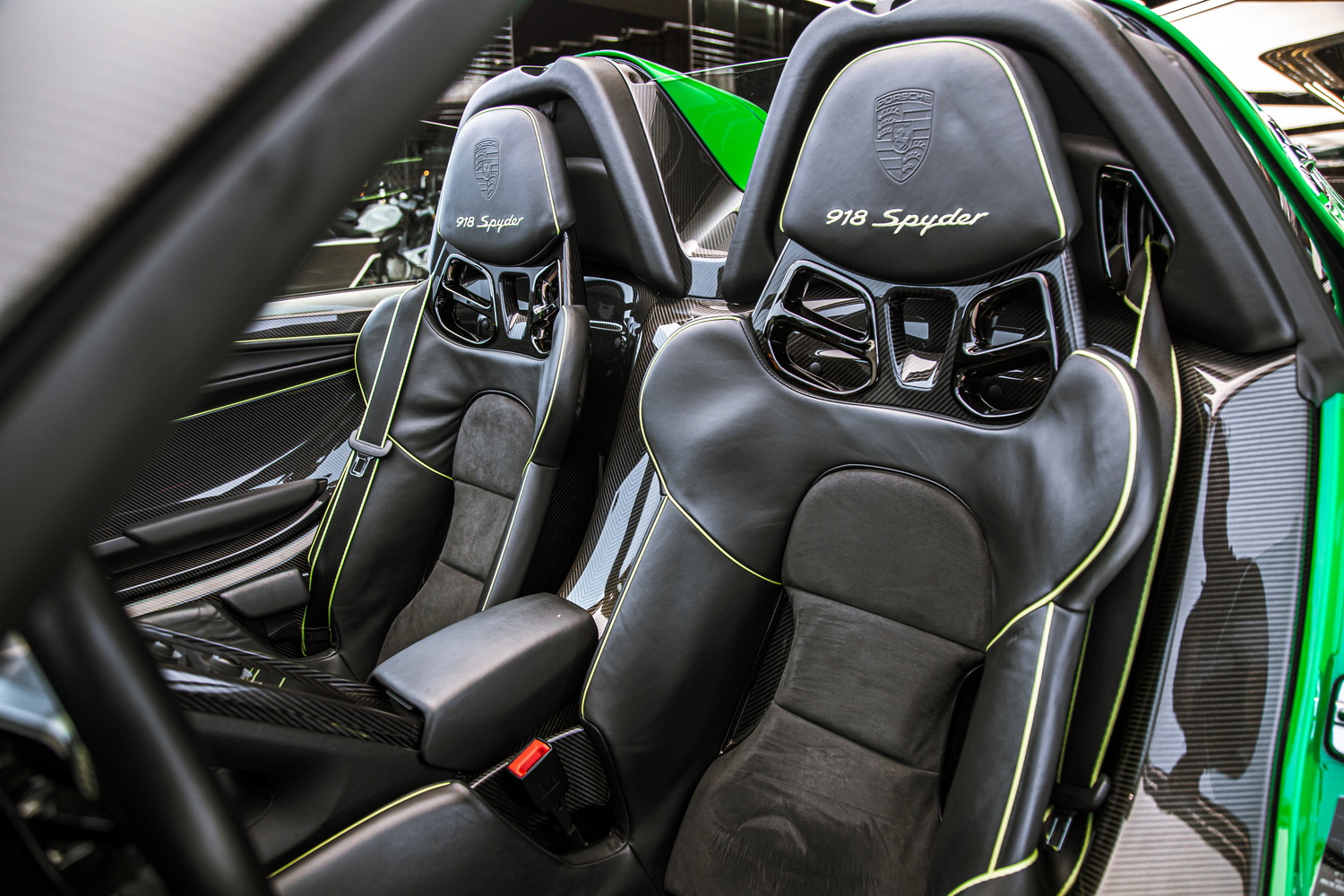 2015 Porsche 918 Spyder, 8/20