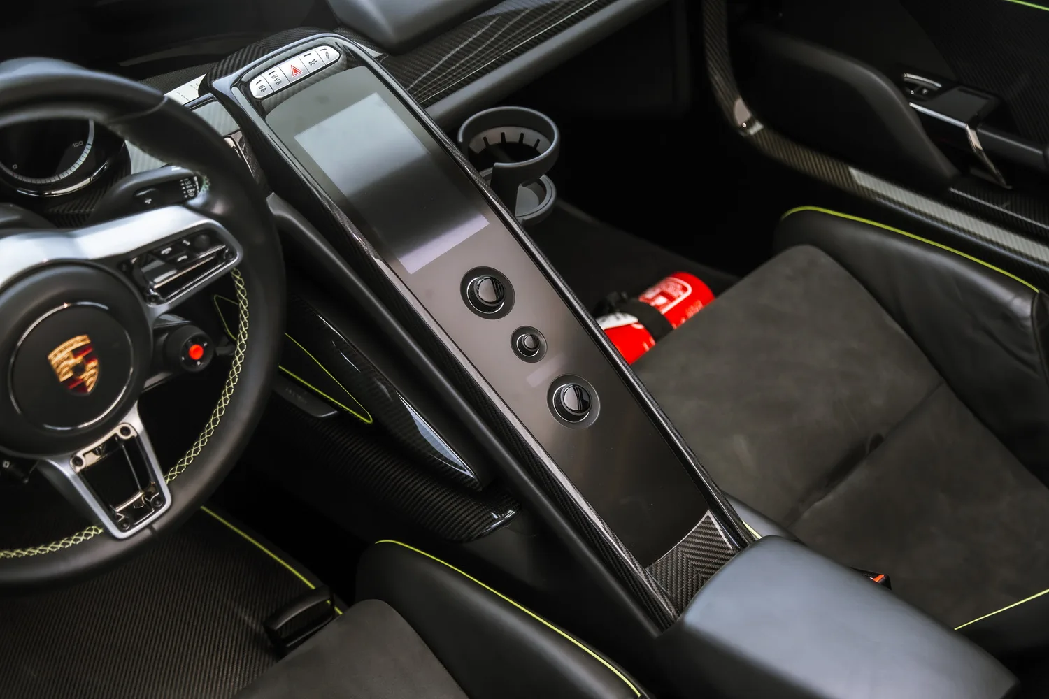 2015 Porsche 918 Spyder interior