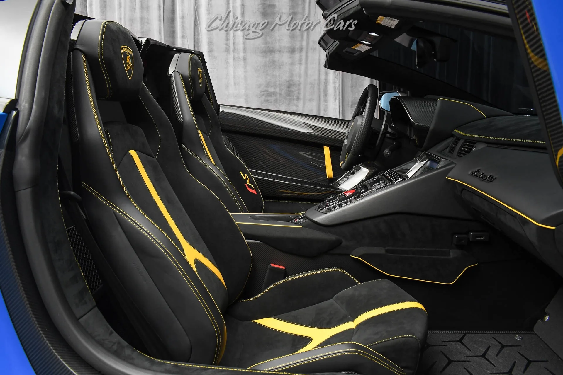 2021 Lamborghini Aventador LP770-4 SVJ Roadster interior, seats, Nero Cosmus with Giallo Taurus