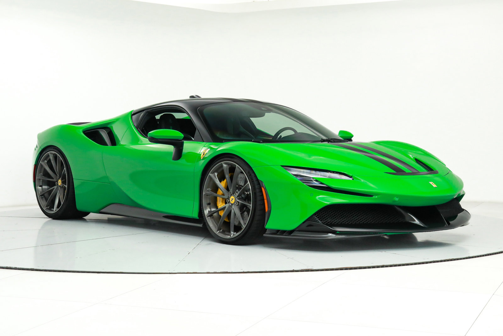 2023 Ferrari SF90 Stradale Assetto Fiorano, 19/20