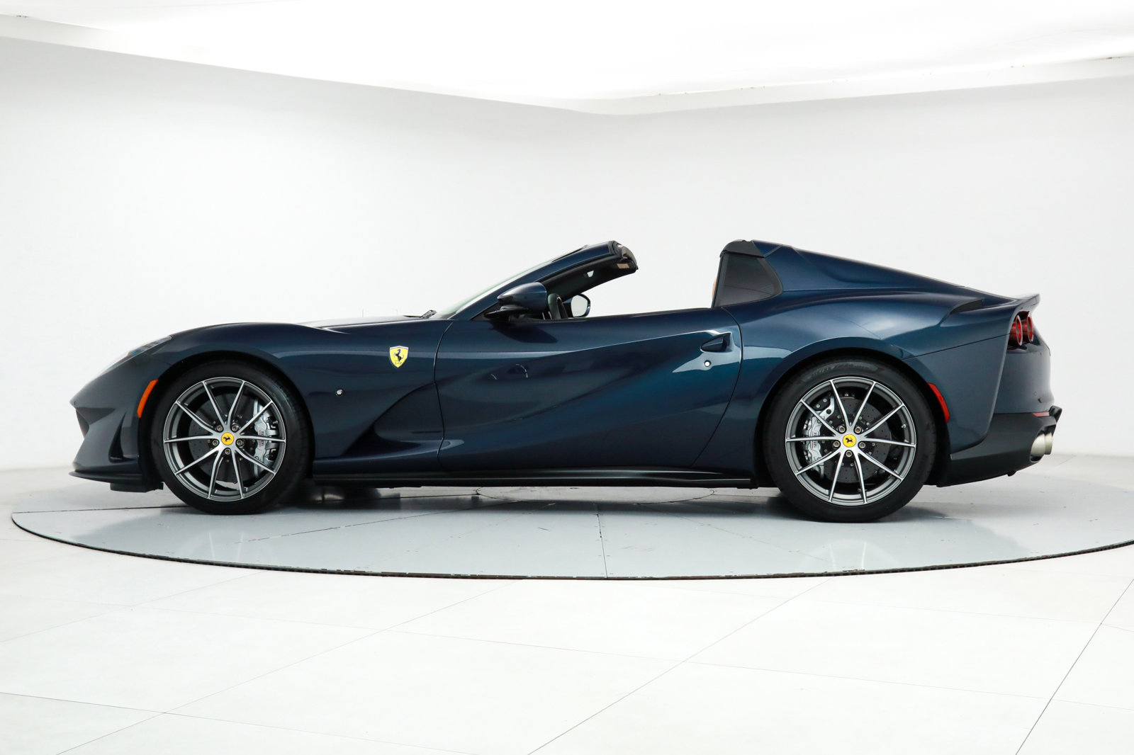2022 Ferrari 812 GTS