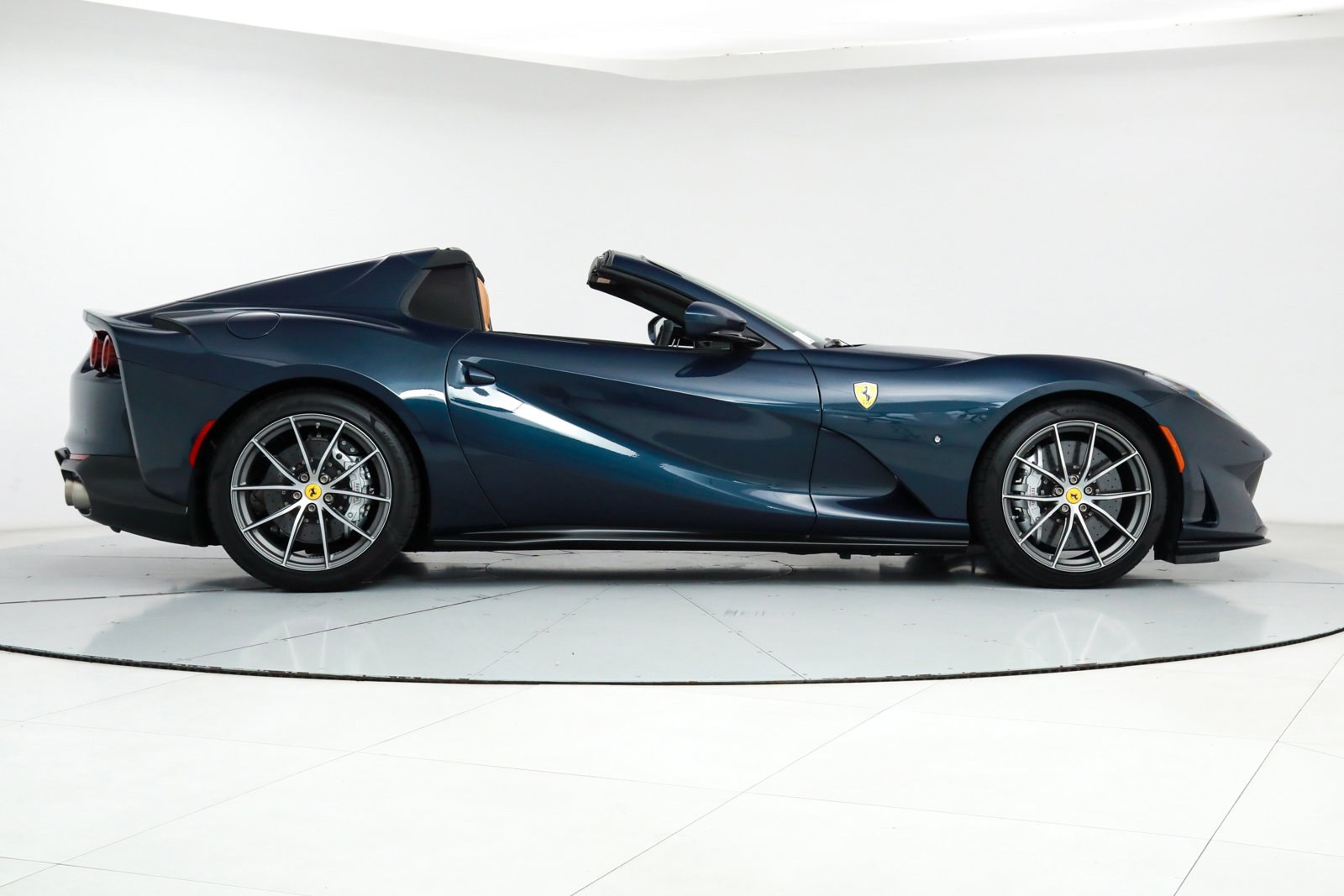 2022 Ferrari 812 GTS, 9/20