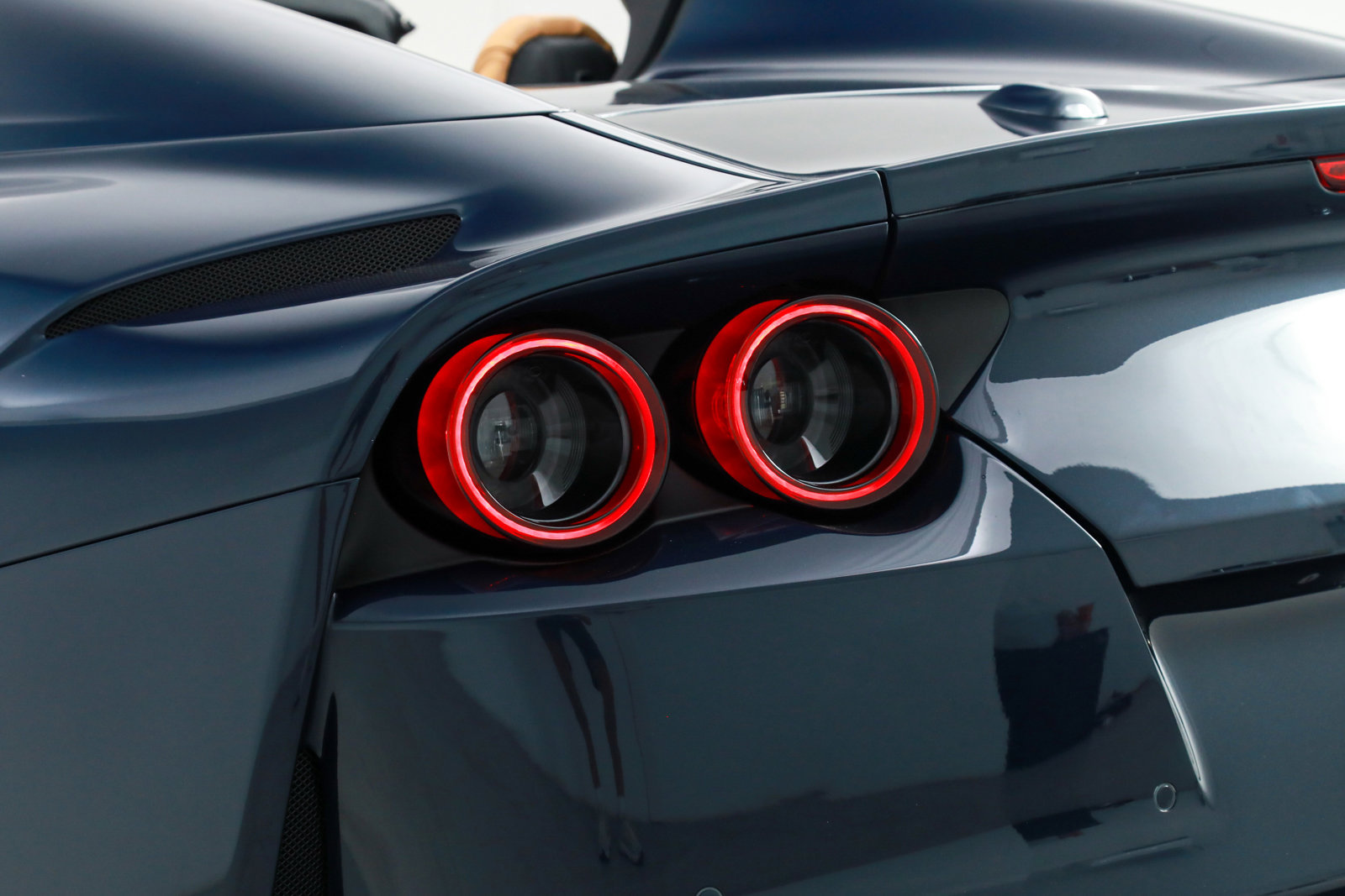 2022 Ferrari 812 GTS, 16/20
