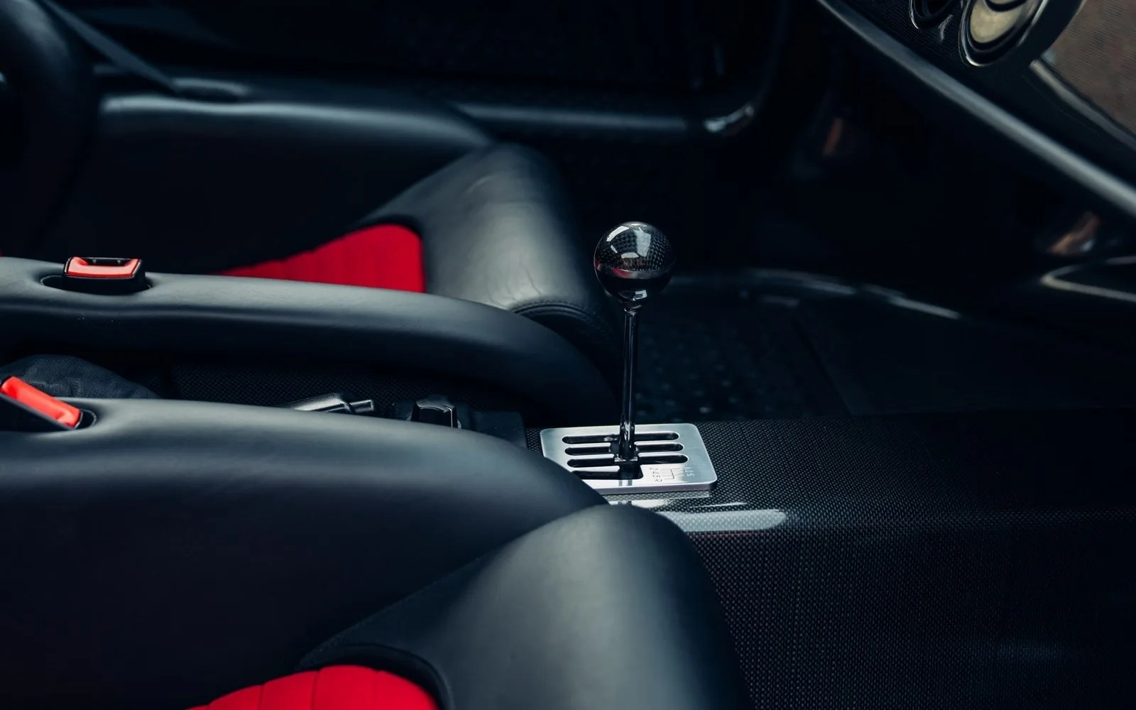 1997 Ferrari F50 interior, center console