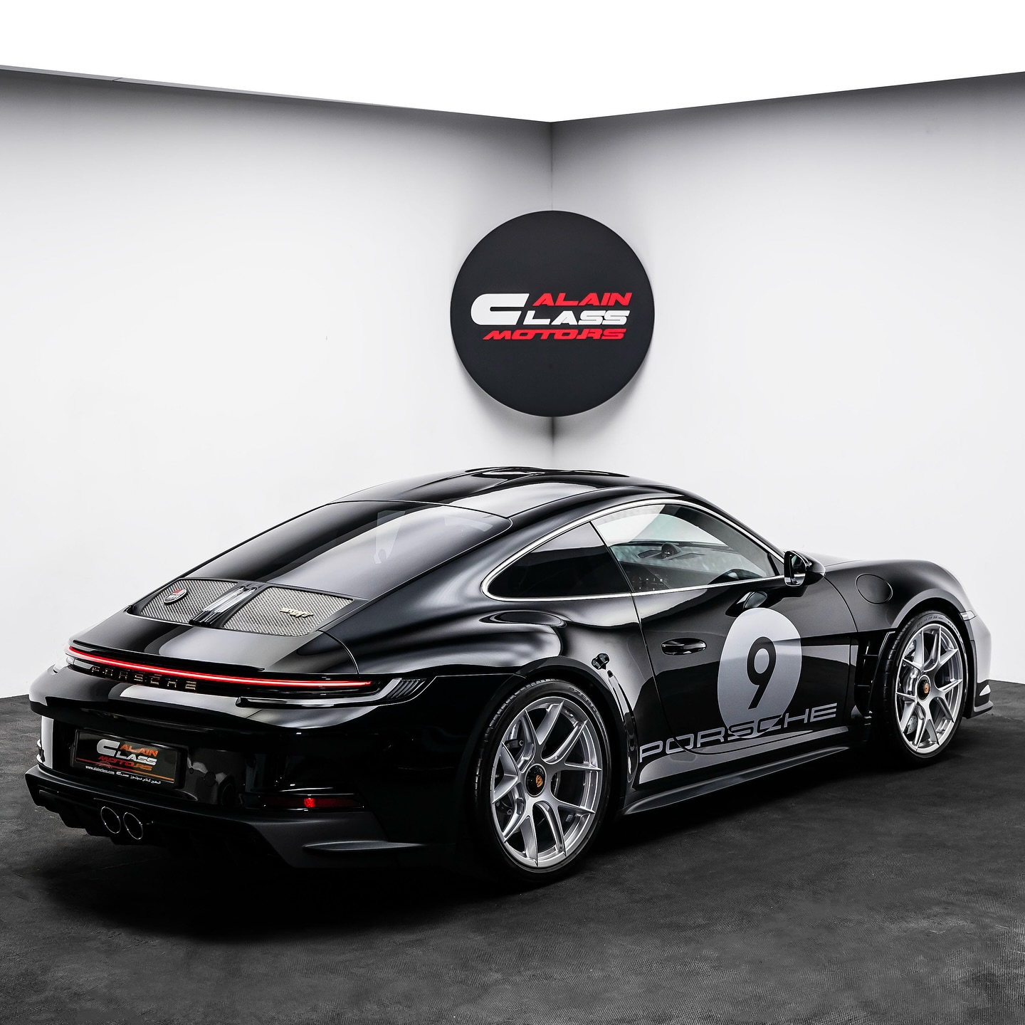 2024 Porsche 911 S/T Heritage, 2/12