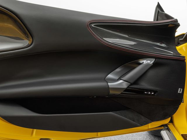 2024 Ferrari SF90 Spider Assetto Fiorano, 19/20