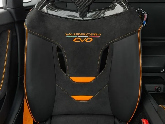 2020 Lamborghini Huracán EVO interior, seats, Alcantara