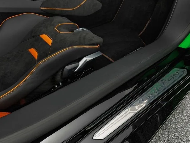 2020 Lamborghini Huracán EVO interior, Alcantara