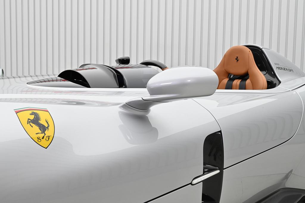 2021 Ferrari Monza SP1, 17/19