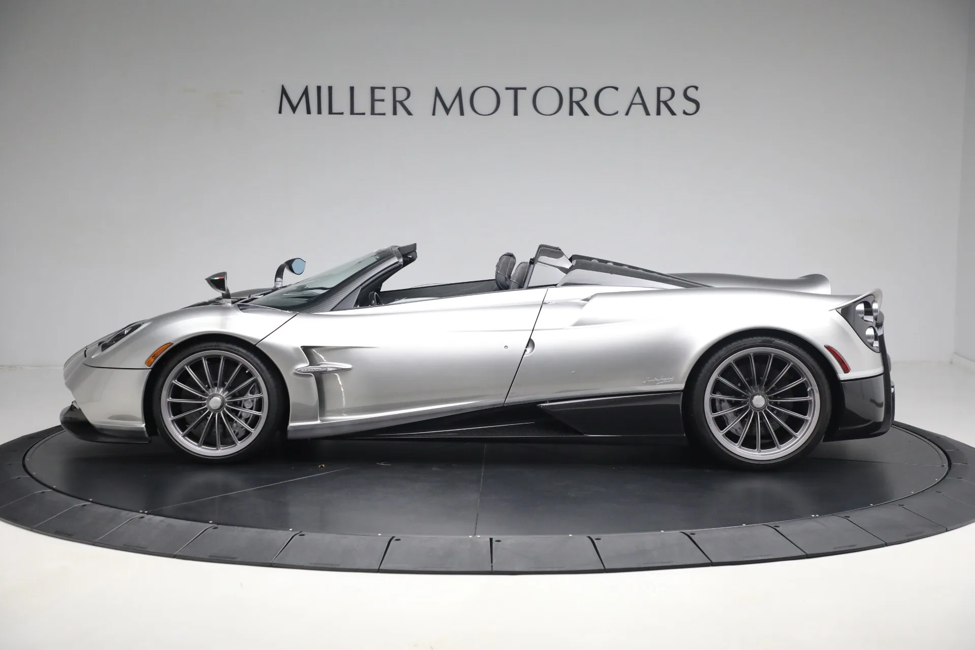 2017 Pagani Huayra Roadster, 2/27