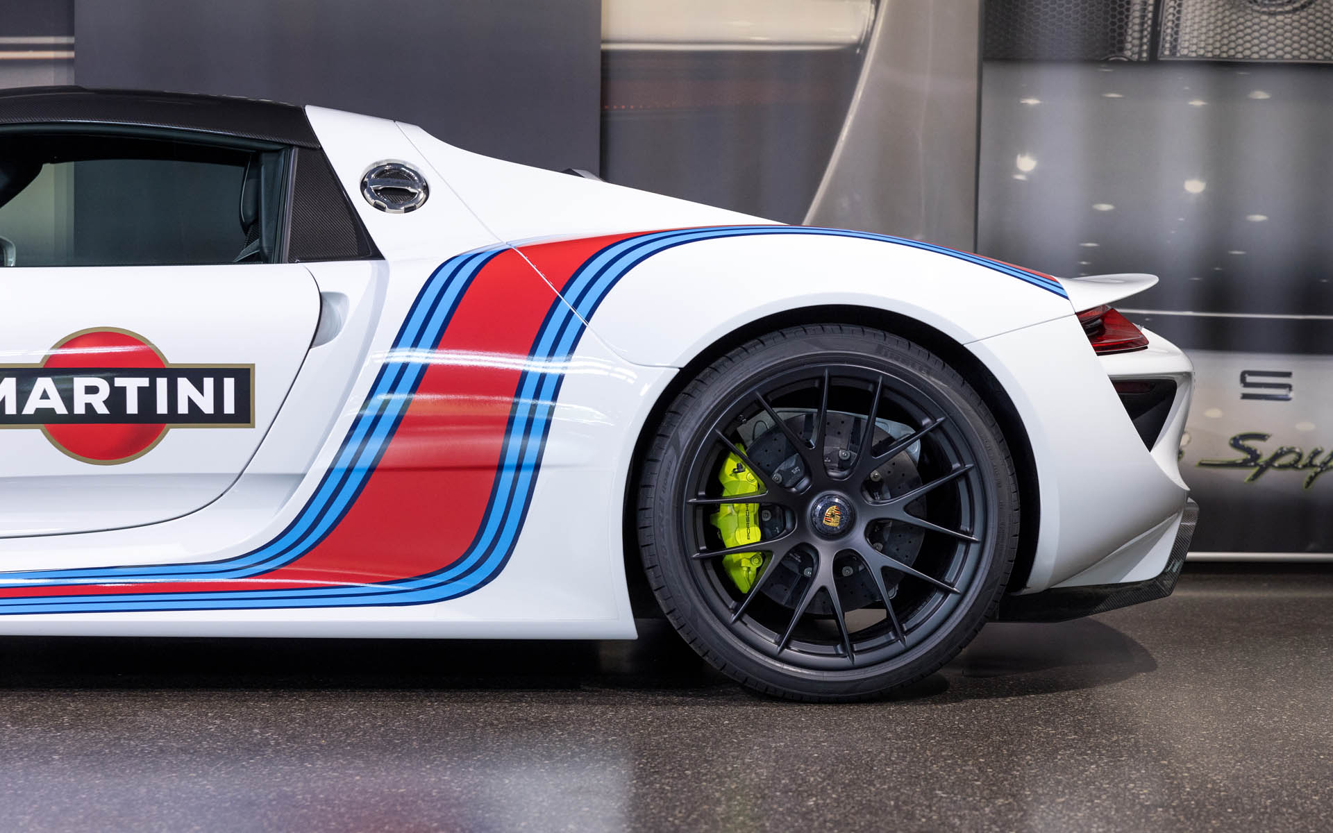 2015 Porsche 918 Spyder Weissach Package Martini Edition, 5/20