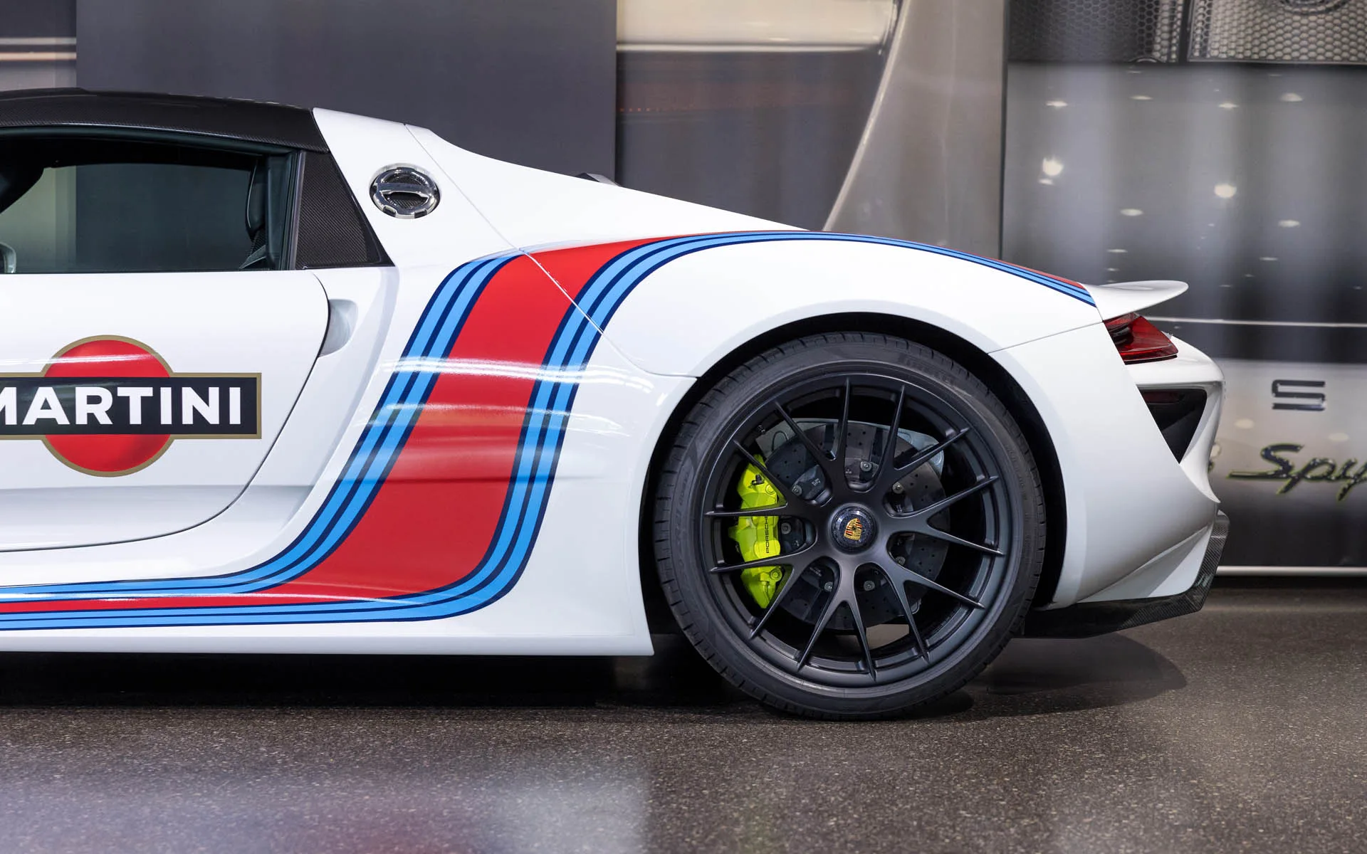 2015 Porsche 918 Spyder Weissach Package Martini Edition for sale, exterior