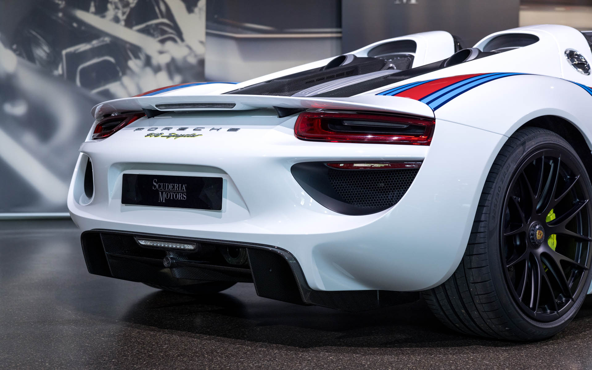 2015 Porsche 918 Spyder Weissach Package Martini Edition, 7/20