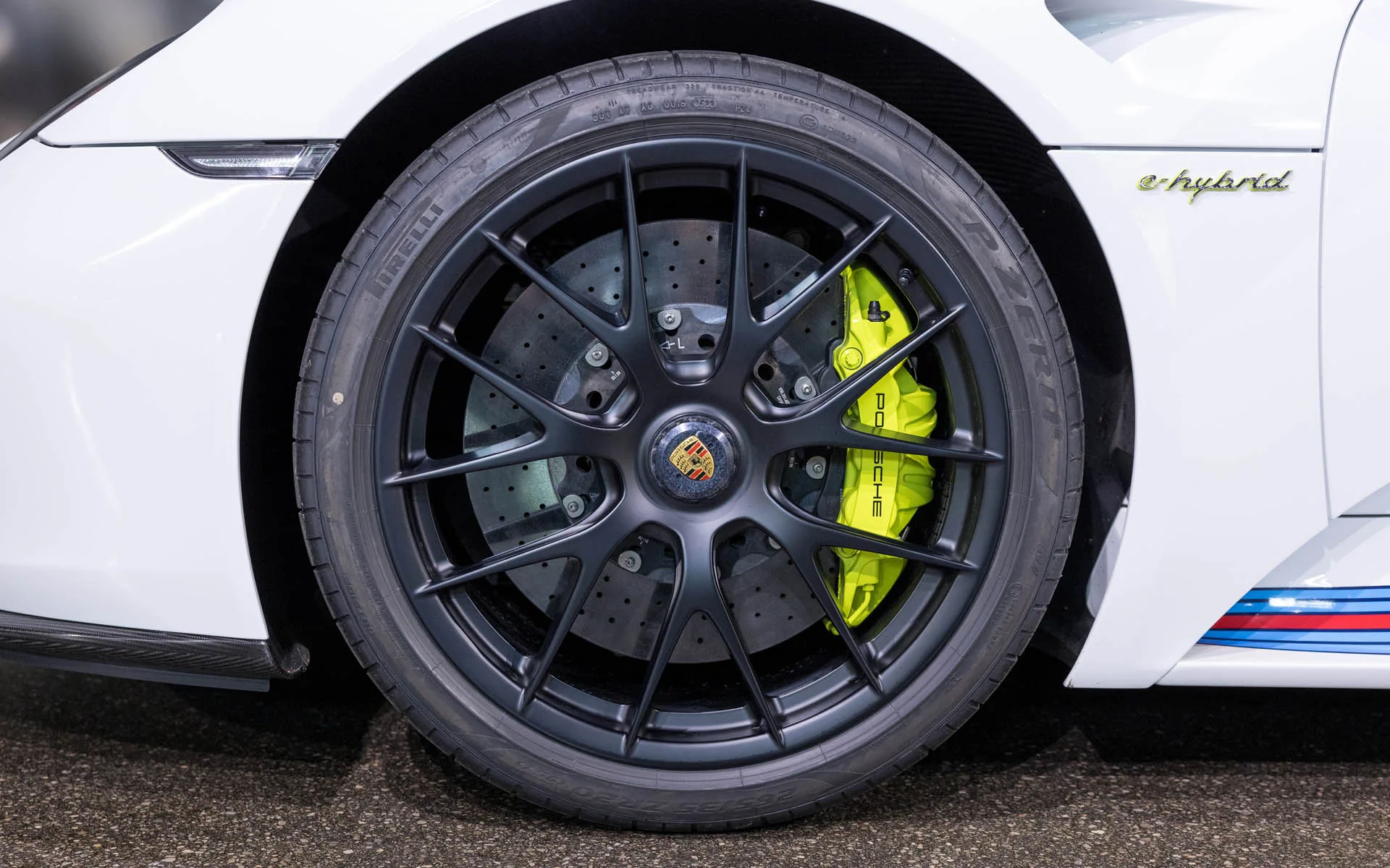 2015 Porsche 918 Spyder Weissach Package Martini Edition wheel
