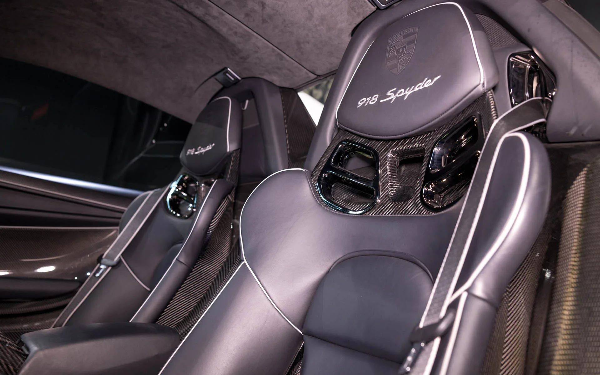 2015 Porsche 918 Spyder Weissach Package Martini Edition interior