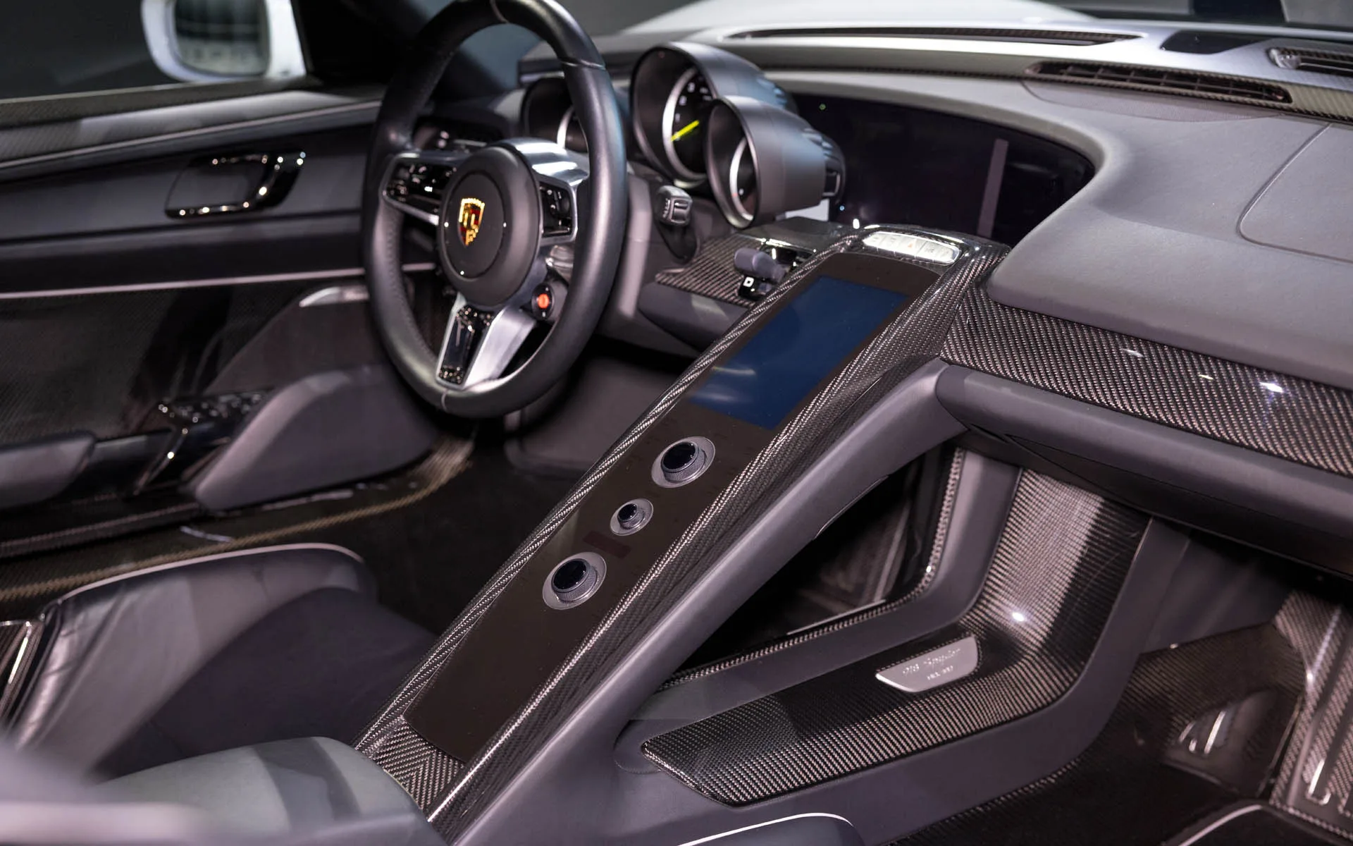 2015 Porsche 918 Spyder Weissach Package Martini Edition interior, dashboard