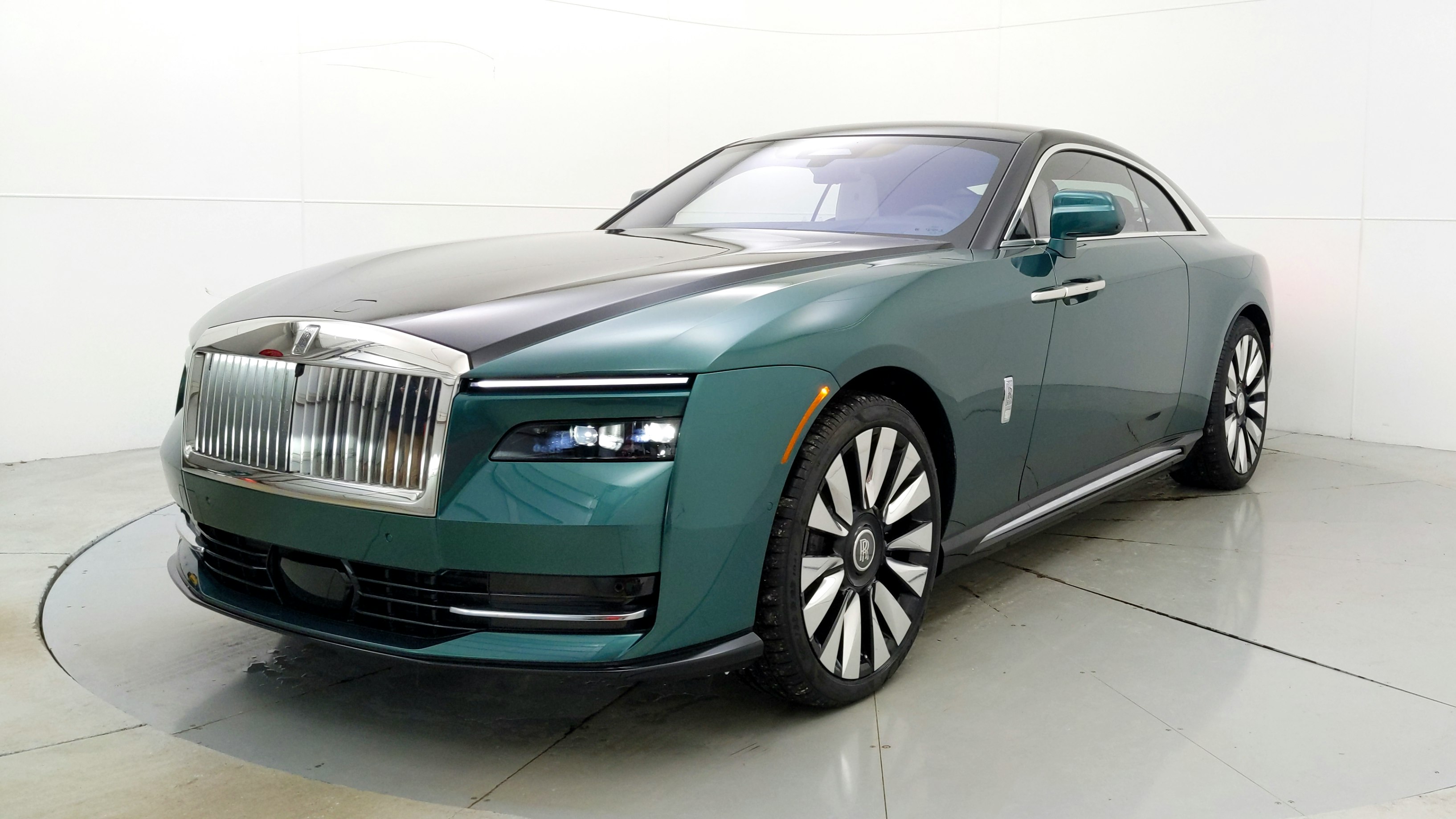 2024 Rolls-Royce Spectre, 2/20