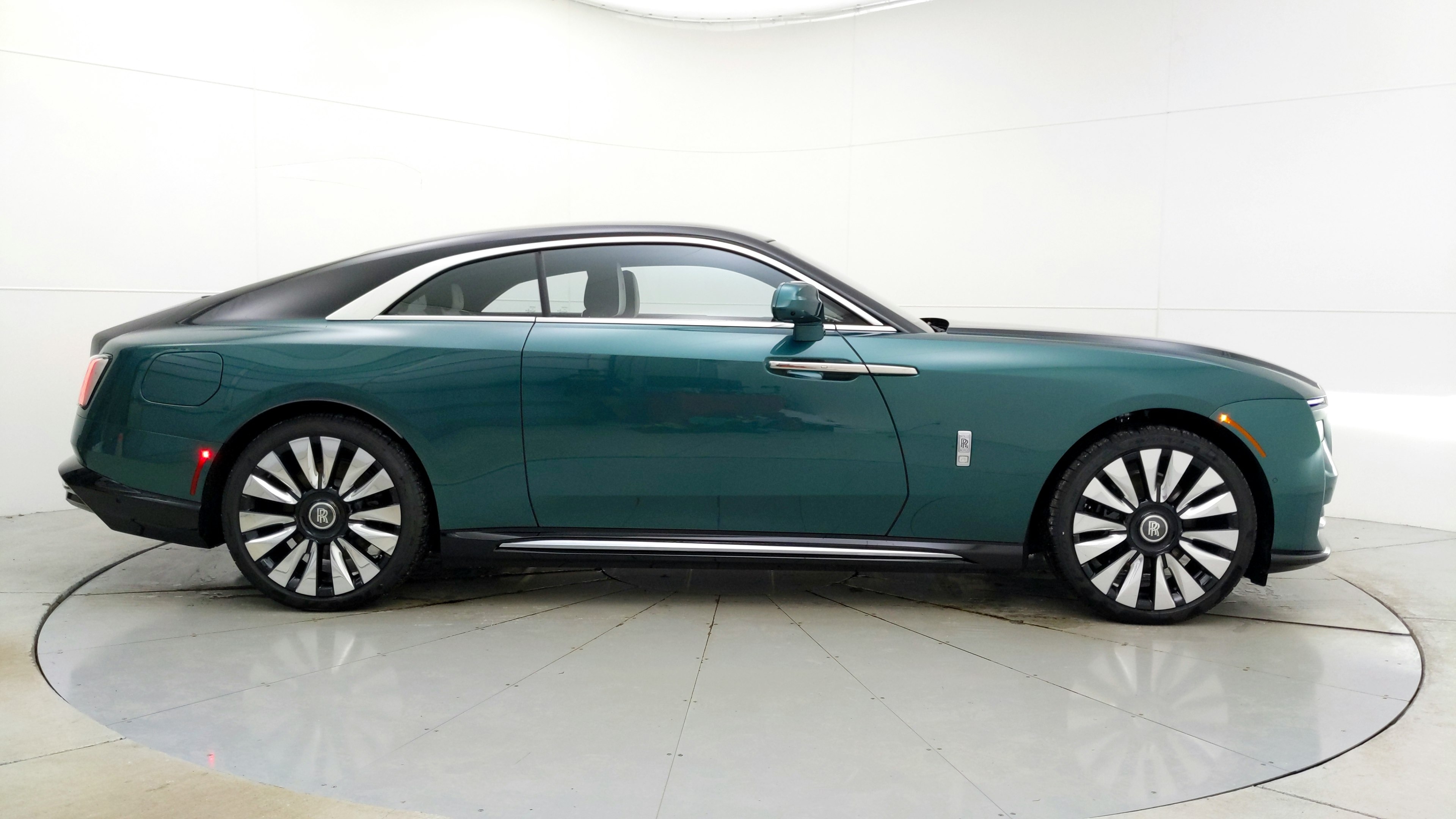 2024 Rolls-Royce Spectre, 8/20