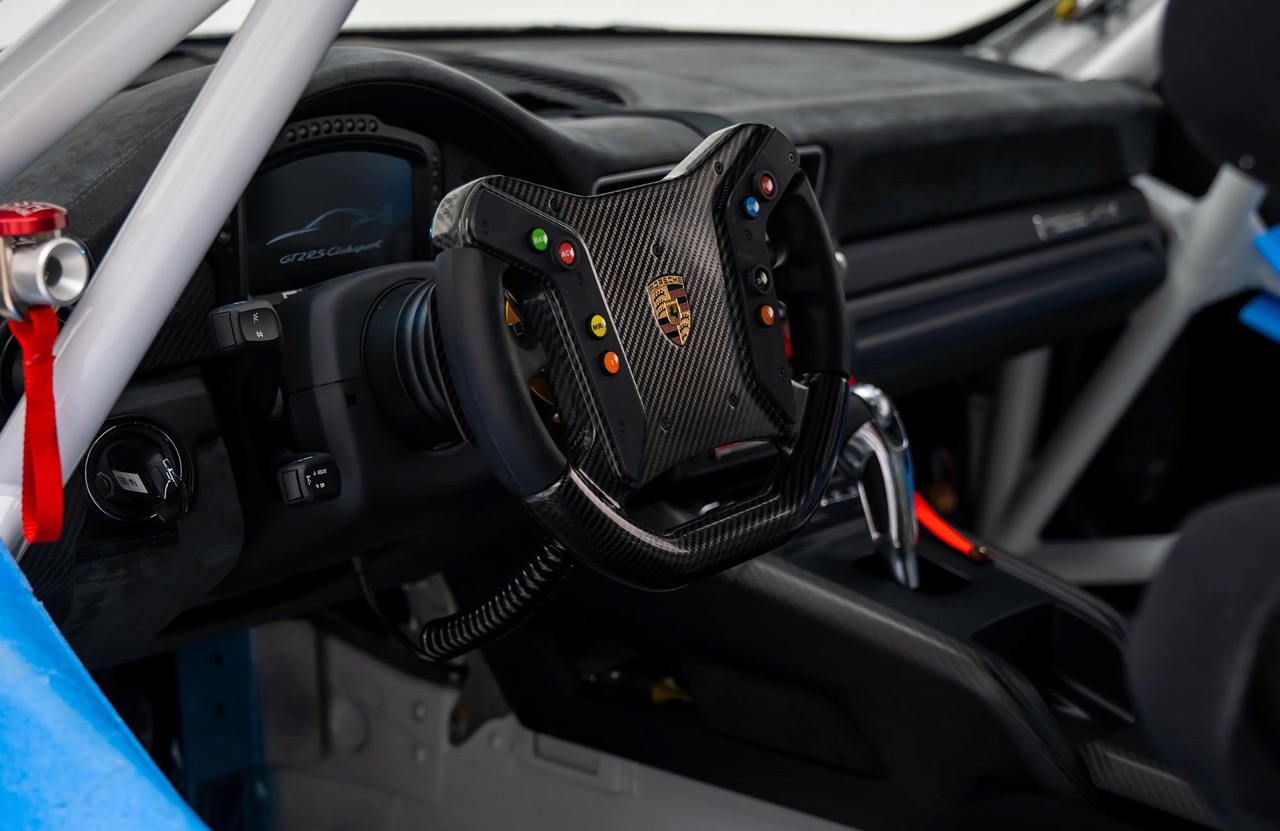 2021 Porsche 911 GT2 RS Clubsport, 3/14