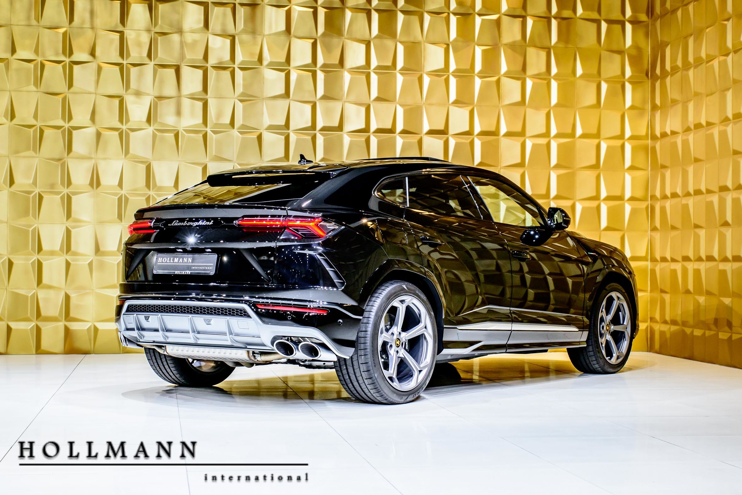 2017 Lamborghini Urus, 2/20